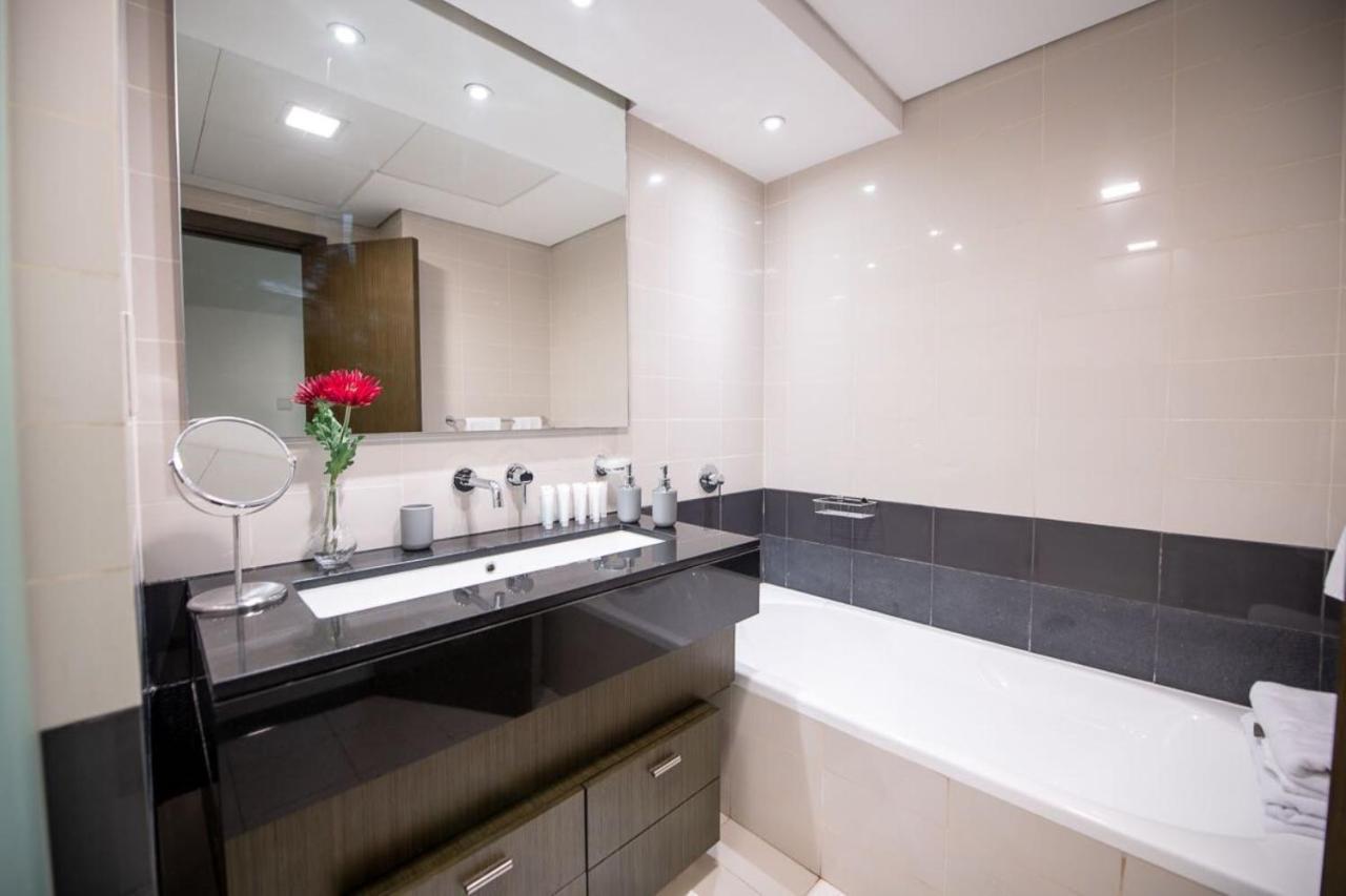 דובאי Oskena Vacation Homes -The Lofts Boulevard Downtown מראה חיצוני תמונה